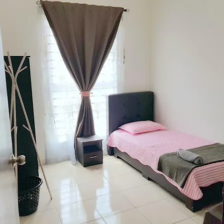 Hz Homestay @Ascotte Boulevard Semenyih Exterior photo